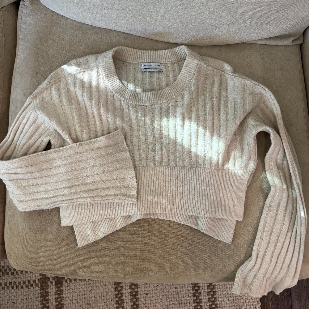 Urban Outfitters Off-White Cropped Sweater